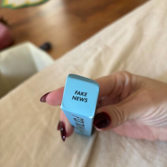 F*CK TRUMP Lipslut Matte Liquid Lipstick Fake News New! - Picture 6 of 6